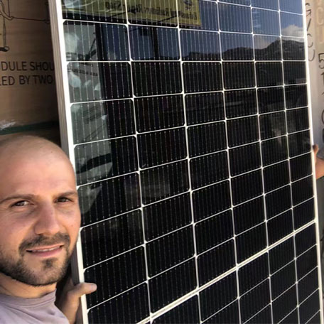 Atacadistas no Líbano compraram contêineres de 40HQ de painéis solares