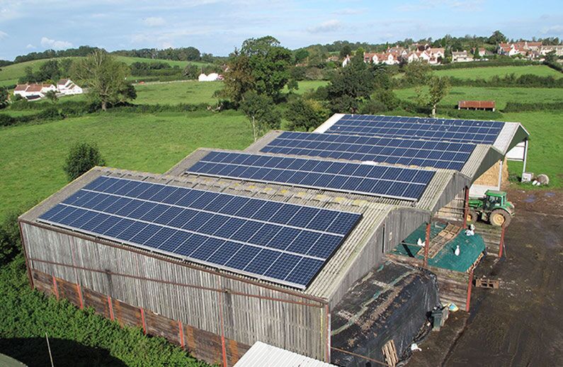 Como um inversor solar híbrido garante uma solução de energia sustentável e verde para fazendas？