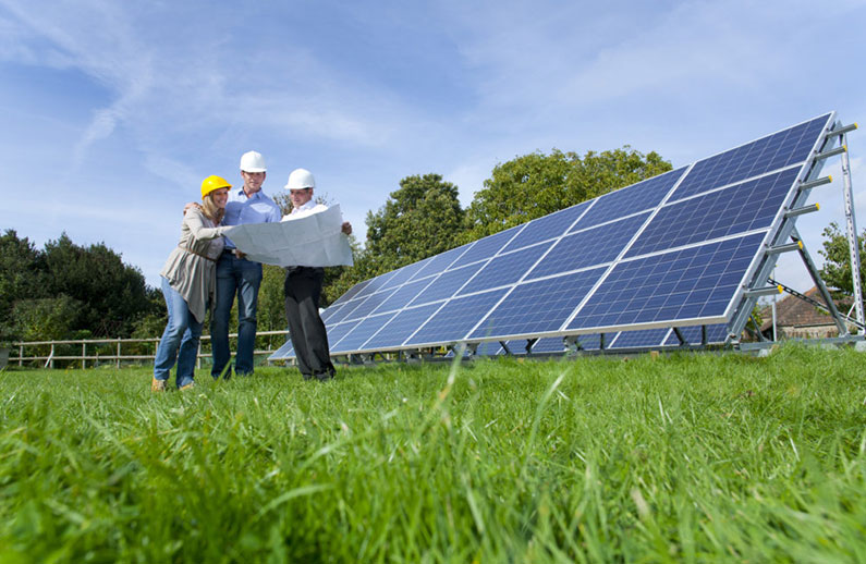 Como os painéis solares industriais ODM reduzem os custos de projetos de grande escala?